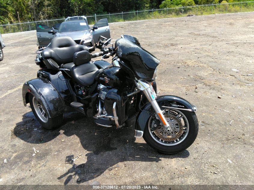 2022 HARLEY-DAVIDSON FLHTCUTG - 1HD1MAF18NB855084