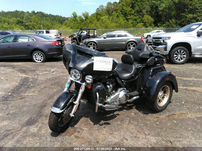 2022 HARLEY-DAVIDSON FLHTCUTG - 1HD1MAF18NB855084