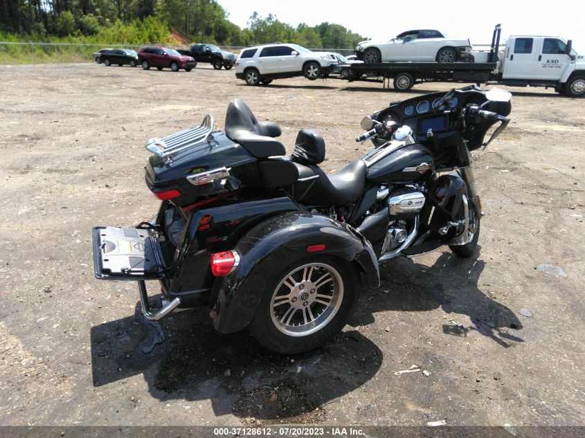 2022 HARLEY-DAVIDSON FLHTCUTG - 1HD1MAF18NB855084