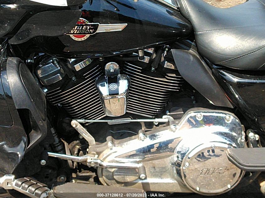 2022 HARLEY-DAVIDSON FLHTCUTG - 1HD1MAF18NB855084
