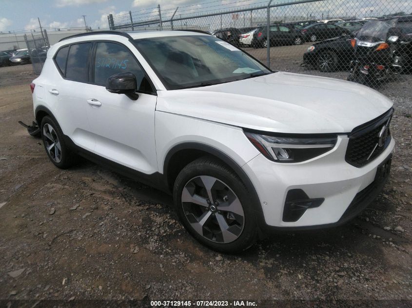 YV4L12UW2P2927226 VOLVO XC40 PLUS DARK THEME 2023
