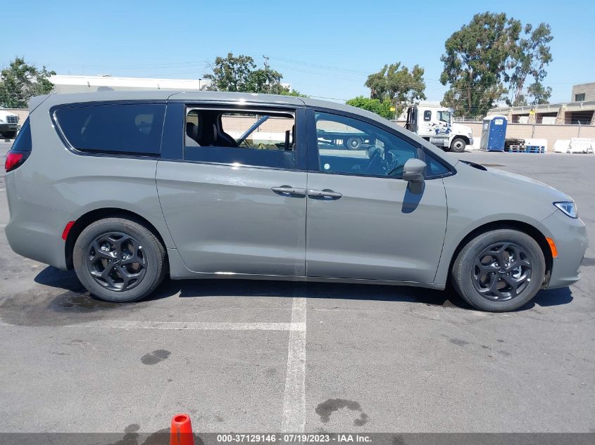 2022 CHRYSLER PACIFICA HYBRID TOURING L - 2C4RC1L7XNR137957