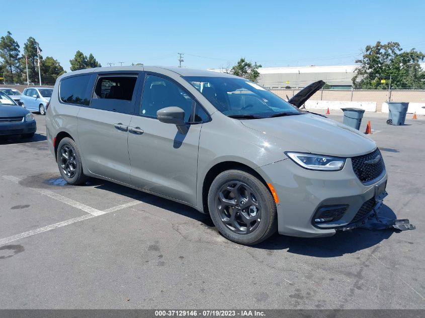 2022 CHRYSLER PACIFICA HYBRID TOURING L - 2C4RC1L7XNR137957