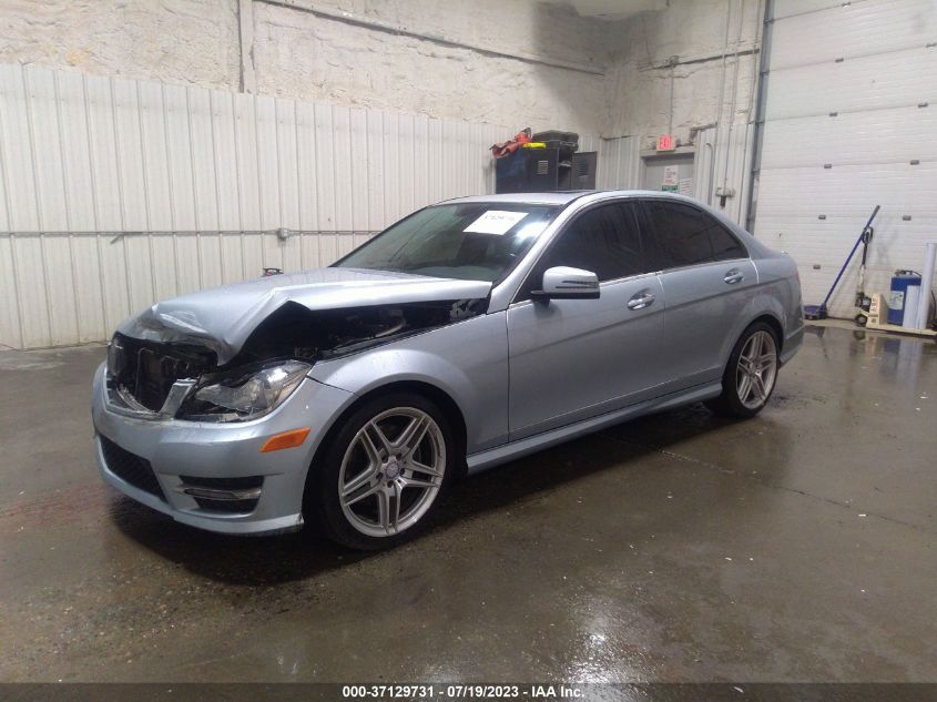 WDDGF8AB0DG118399 2013 MERCEDES-BENZ C-CLASS - Image 2
