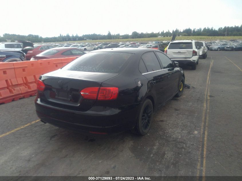 2013 VOLKSWAGEN JETTA SEDAN SE - 3VWDP7AJXDM282905