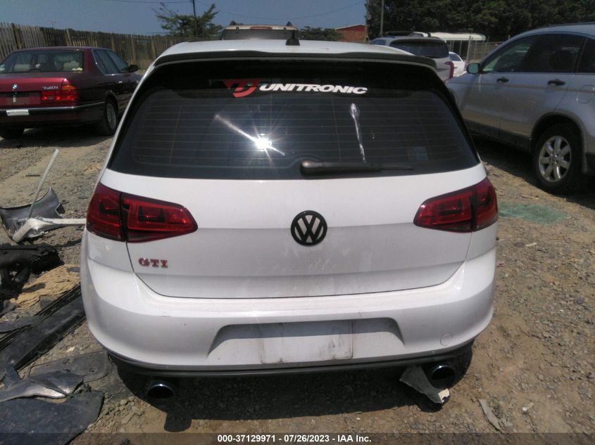 2015 VOLKSWAGEN GOLF GTI SE W/PERFORMANCE PKG - 3VWT47AUXFM103313