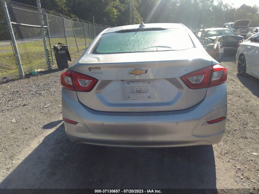2018 CHEVROLET CRUZE LT - 1G1BE5SM9J7194567