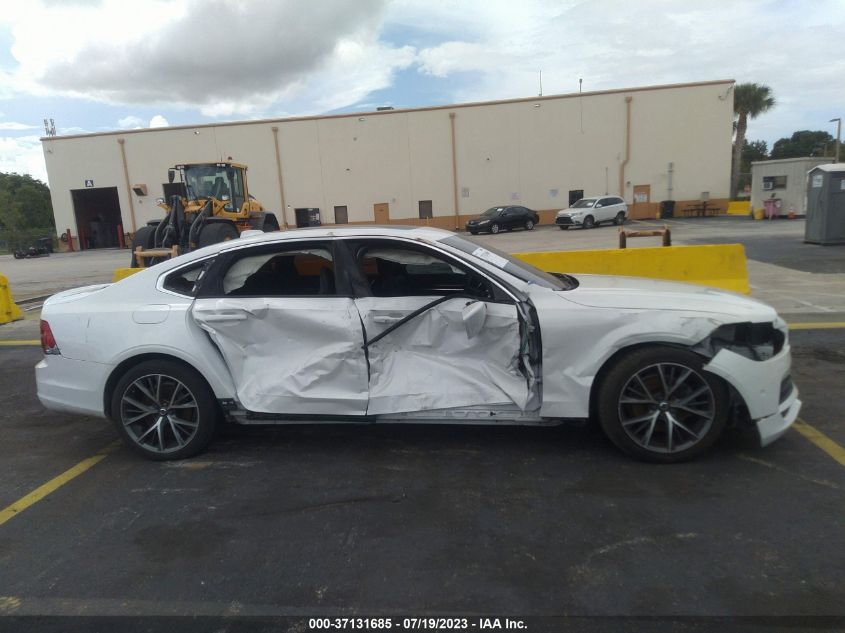 2018 VOLVO S90 MOMENTUM LVY982AK5JP035680