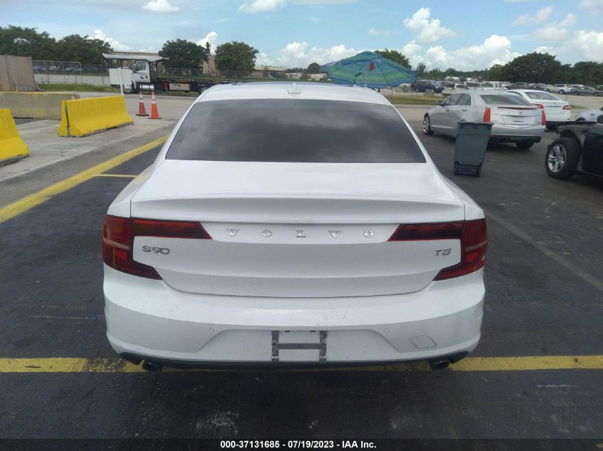 2018 VOLVO S90 MOMENTUM LVY982AK5JP035680