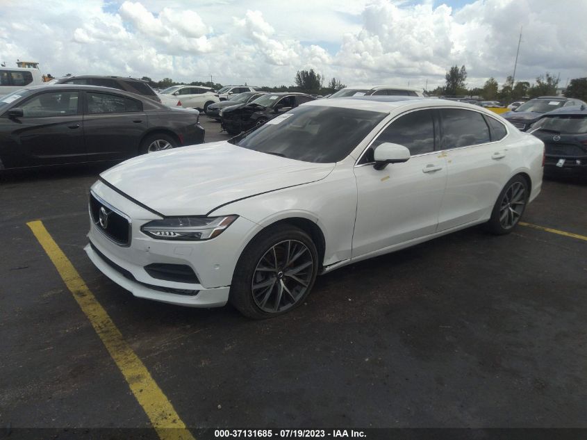 2018 VOLVO S90 MOMENTUM LVY982AK5JP035680