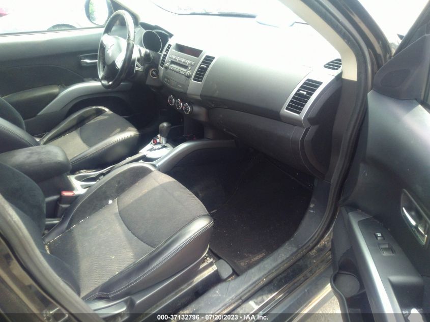 2013 MITSUBISHI OUTLANDER SE - JA4JT3AWXDU011774