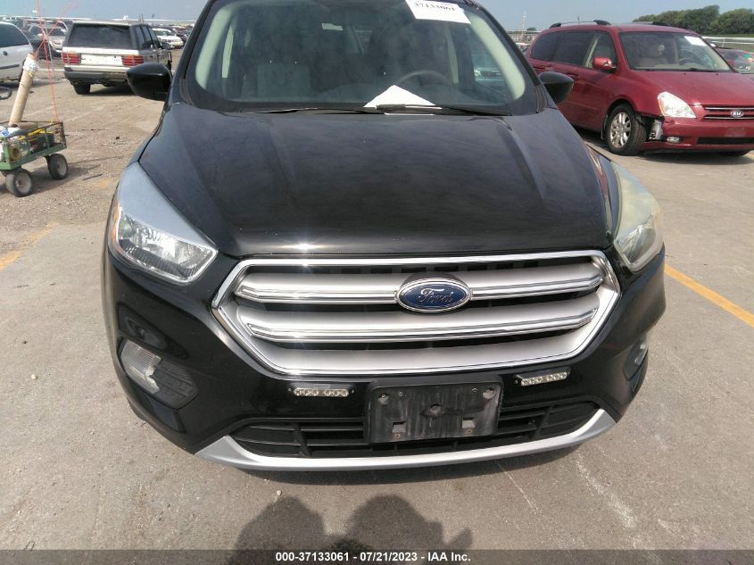 2017 FORD ESCAPE SE - 1FMCU9GD4HUD43960