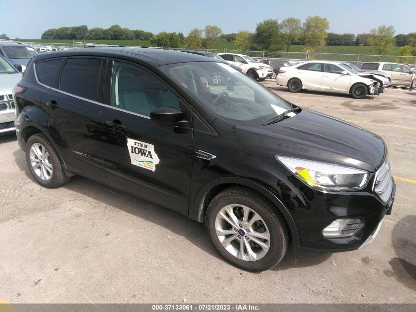 2017 FORD ESCAPE SE - 1FMCU9GD4HUD43960