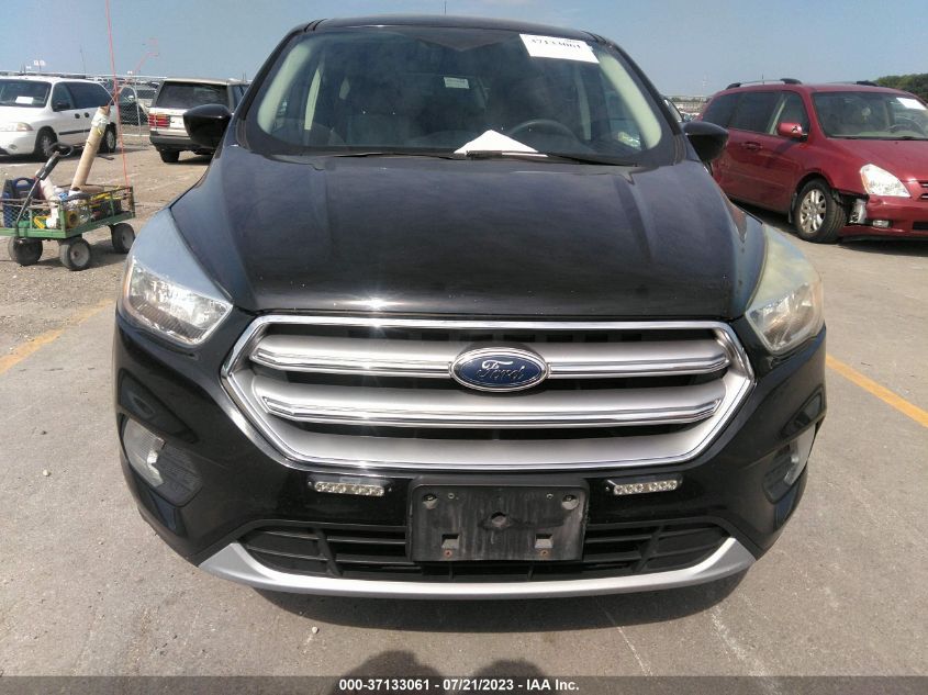 2017 FORD ESCAPE SE - 1FMCU9GD4HUD43960