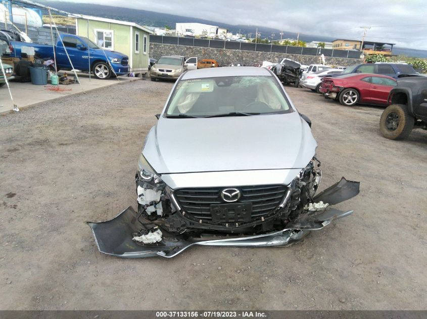 2018 MAZDA MAZDA3 4-DOOR SPORT 3MZBN1U74JM197547