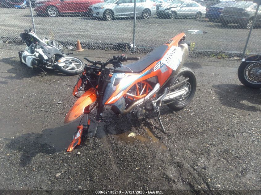 2023 KTM 690 SMC R VBKLSV401PM743346