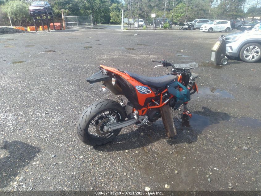 2023 KTM 690 SMC R VBKLSV401PM743346