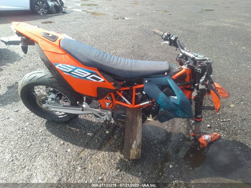 2023 KTM 690 SMC R VBKLSV401PM743346
