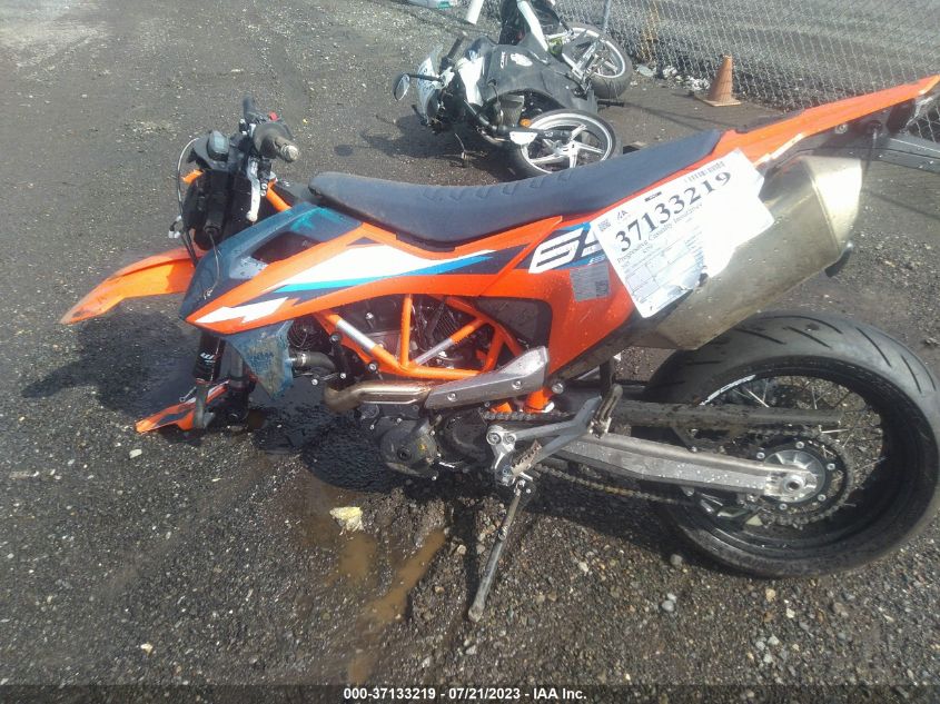 2023 KTM 690 SMC R VBKLSV401PM743346