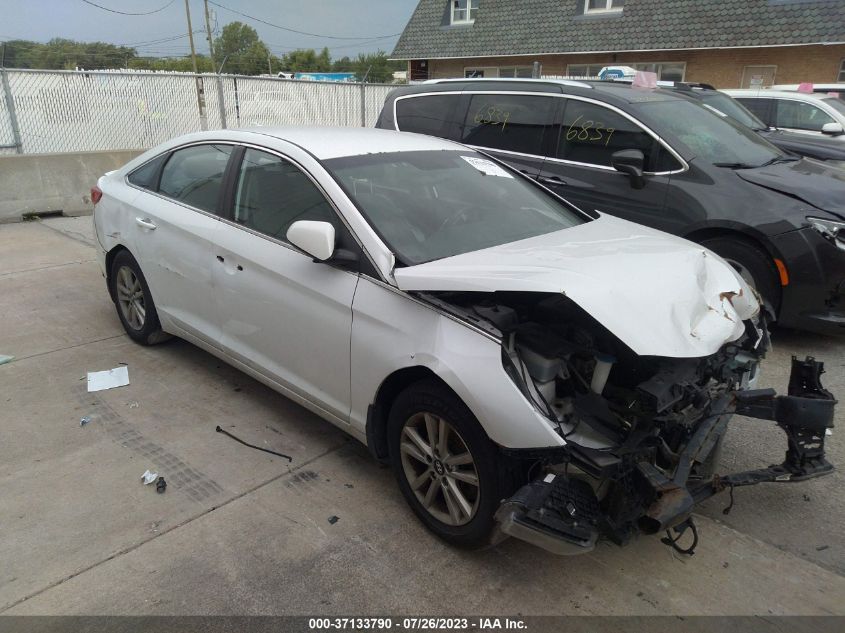 2015 HYUNDAI SONATA 2.4L SE - 5NPE24AF3FH176188