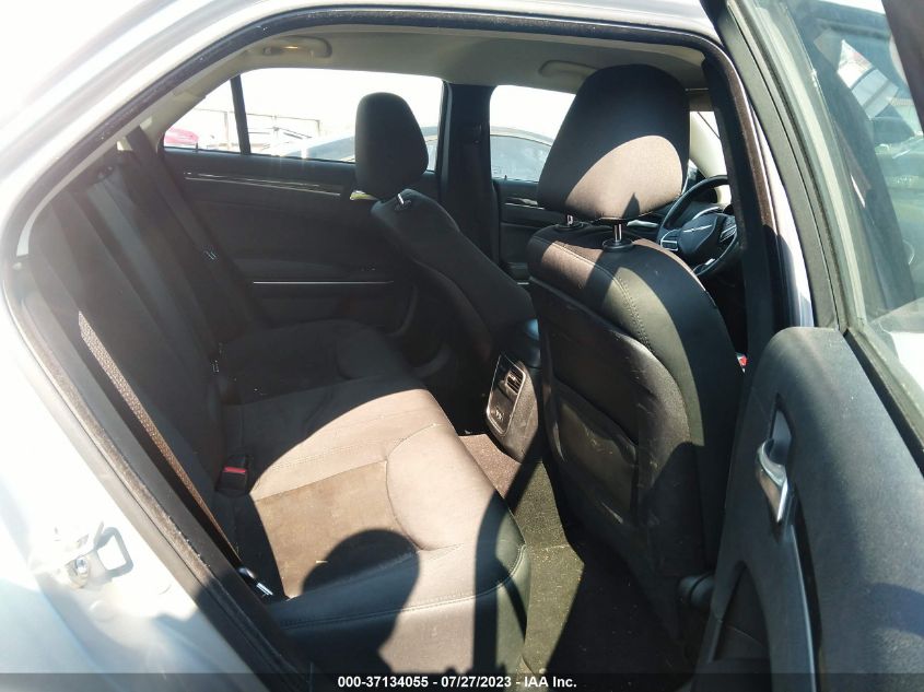2019 CHRYSLER 300 TOURING - 2C3CCAAG6KH747207