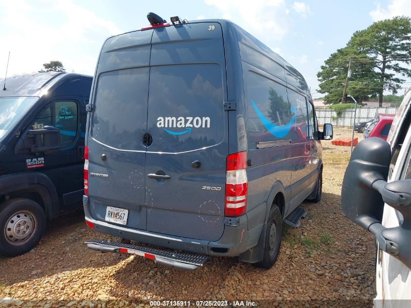 2018 MERCEDES-BENZ SPRINTER CARGO VAN - WD3PE7CD0JP647539