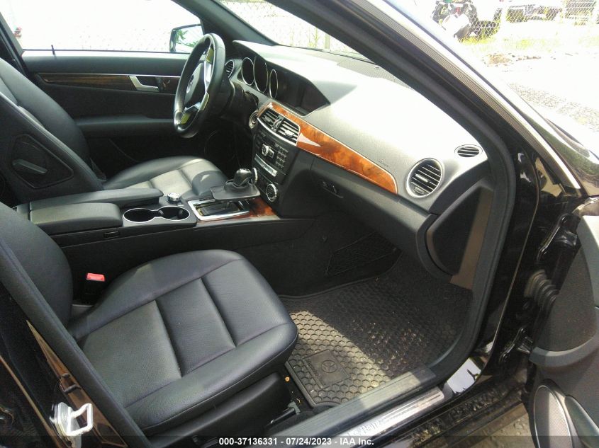 2013 MERCEDES-BENZ C-CLASS C 300 - WDDGF8AB4DR294215