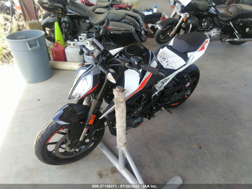 2022 KTM 390 DUKE MD2JPJ406NC263898