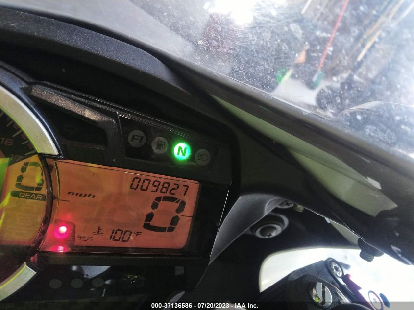 2011 SUZUKI GSX-R600 - JS1GN7FA2B2102880