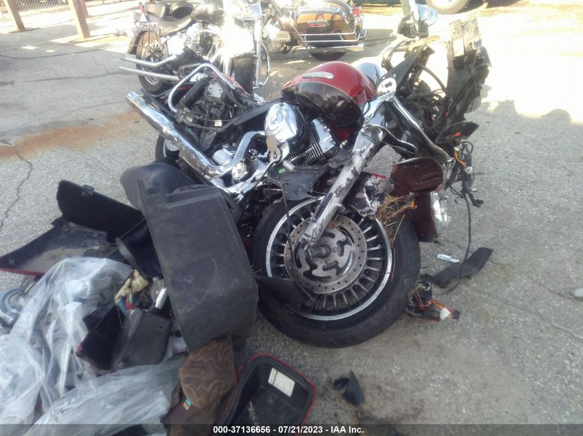 2011 HARLEY-DAVIDSON FLHTK - 1HD1KEM10BB615832