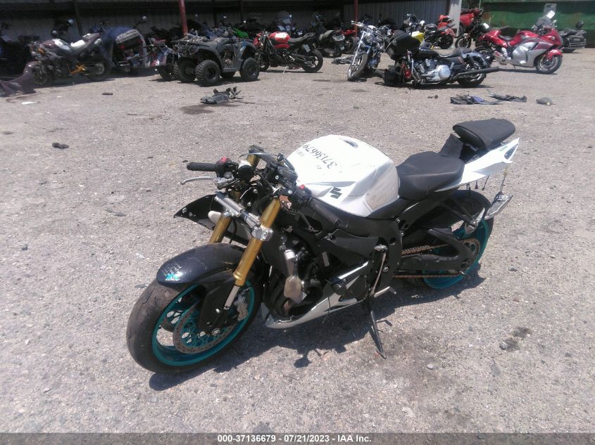 2014 SUZUKI GSX-R750 - JS1GR7MA9E2100832