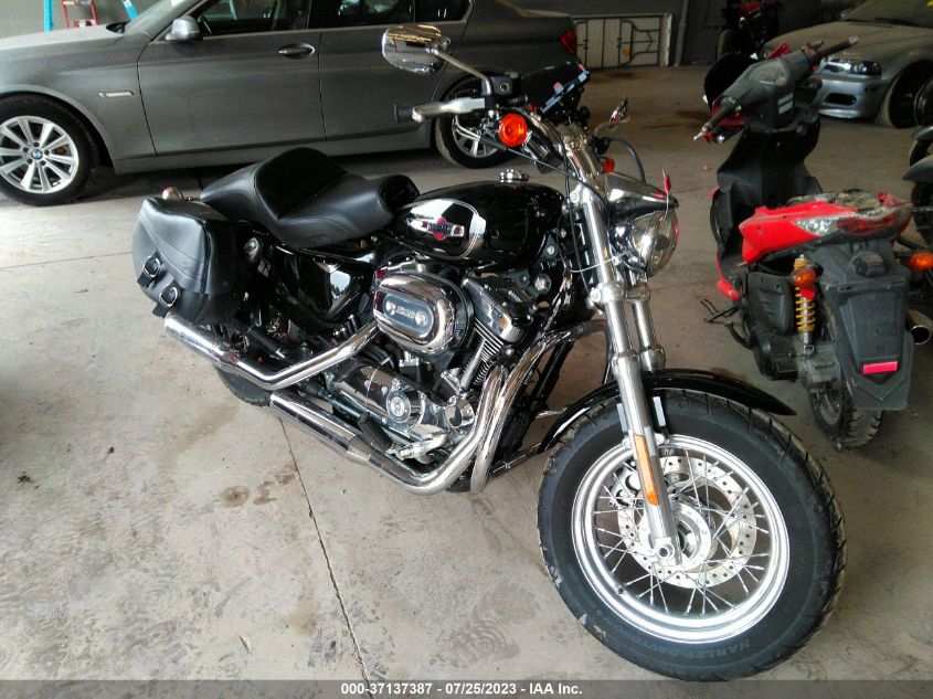 2017 HARLEY-DAVIDSON XL1200 C - 1HD1CT310HC421100