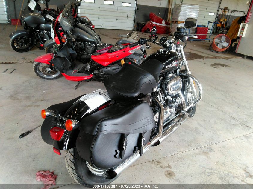 2017 HARLEY-DAVIDSON XL1200 C - 1HD1CT310HC421100