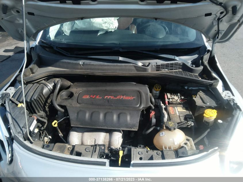 2016 FIAT 500X LOUNGE - ZFBCFXDT1GP384092