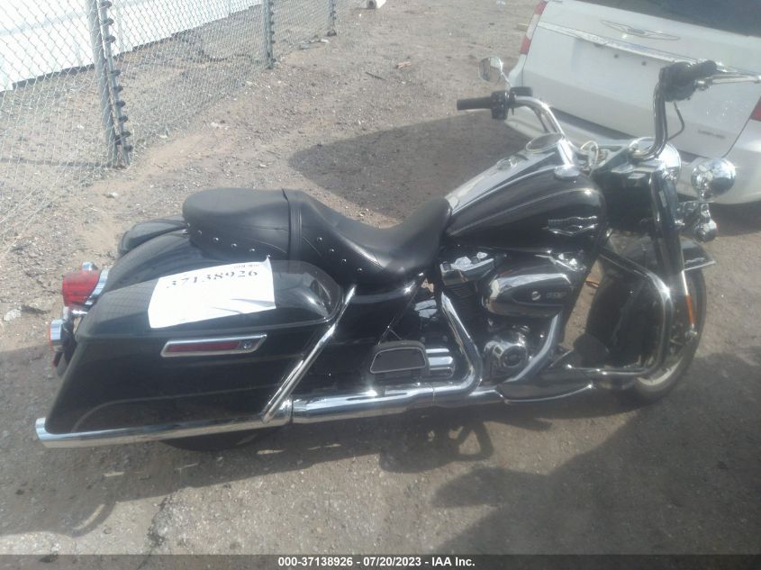 2017 HARLEY-DAVIDSON FLHR ROAD KING - 1HD1FBC14HB696833