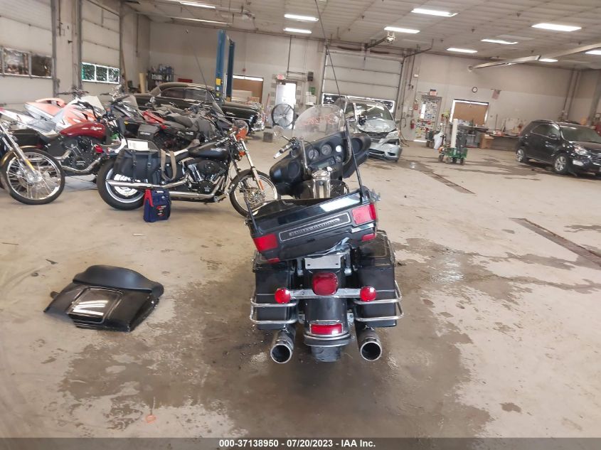 2010 HARLEY-DAVIDSON FLHTCU 1HD1FC419AB656094