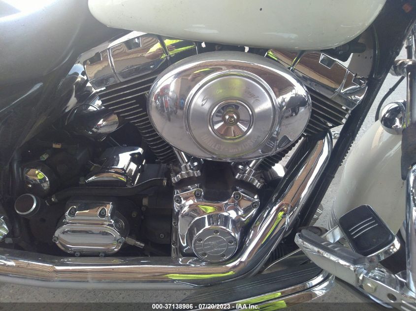 2004 HARLEY-DAVIDSON FLHPI - 1HD1FHW1X4Y704634