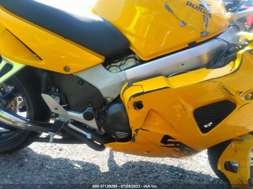 2000 HONDA VFR800 F1 JH2RC4605YM201336