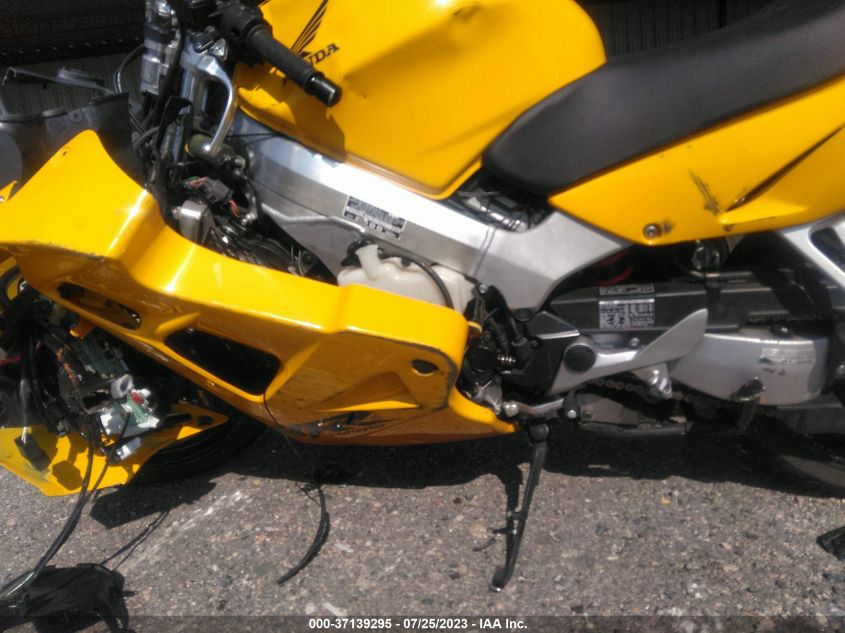 2000 HONDA VFR800 F1 JH2RC4605YM201336