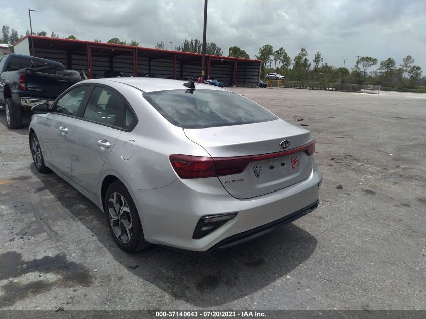 3KPF24AD5ME320778 Kia Forte FE/LXS 3