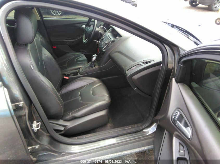 2015 FORD FOCUS SE - 1FADP3K27FL258767