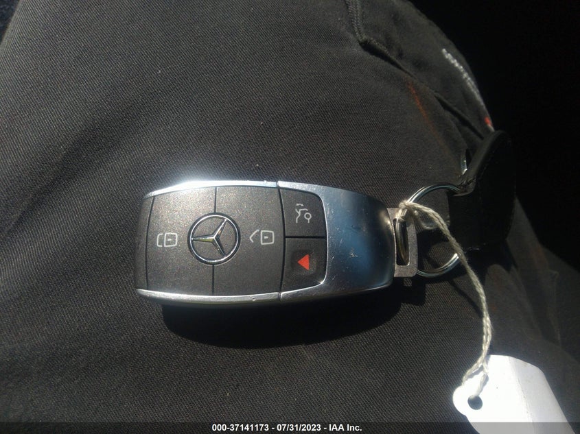 VIN WDDWJ8DB4KF777675 2019 MERCEDES-BENZ C-CLASS C 300