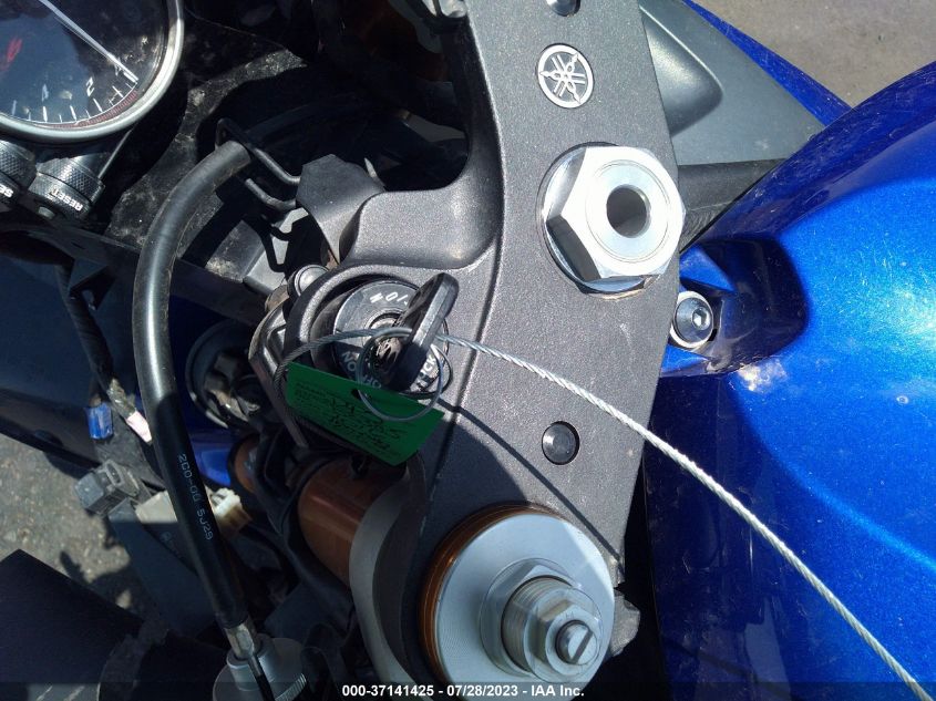 2016 YAMAHA YZFR6 C JYARJ16Y1GA010396