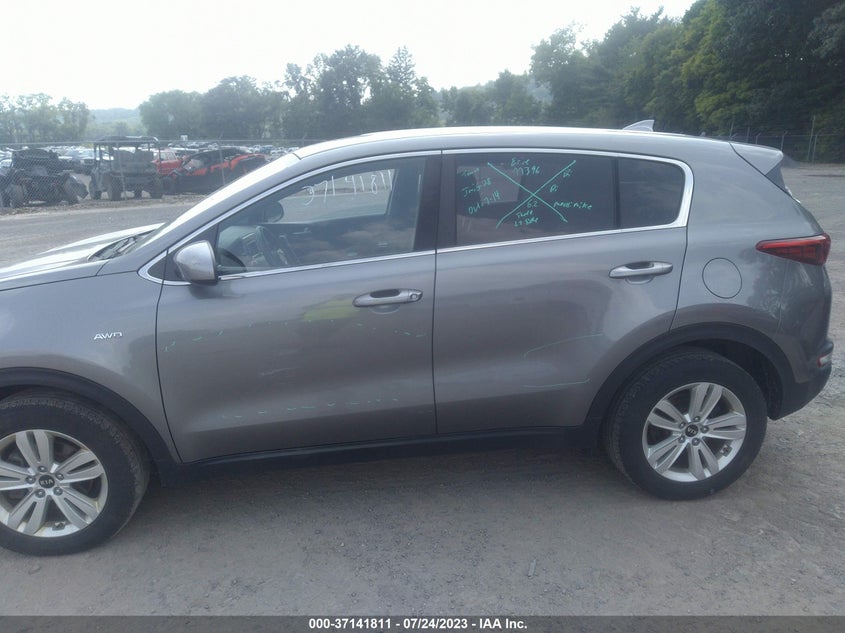 VIN KNDPMCAC0J7463696 2018 KIA SPORTAGE LX