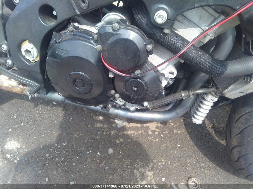 2006 SUZUKI GSX-R1000 - JS1GT76A562110757