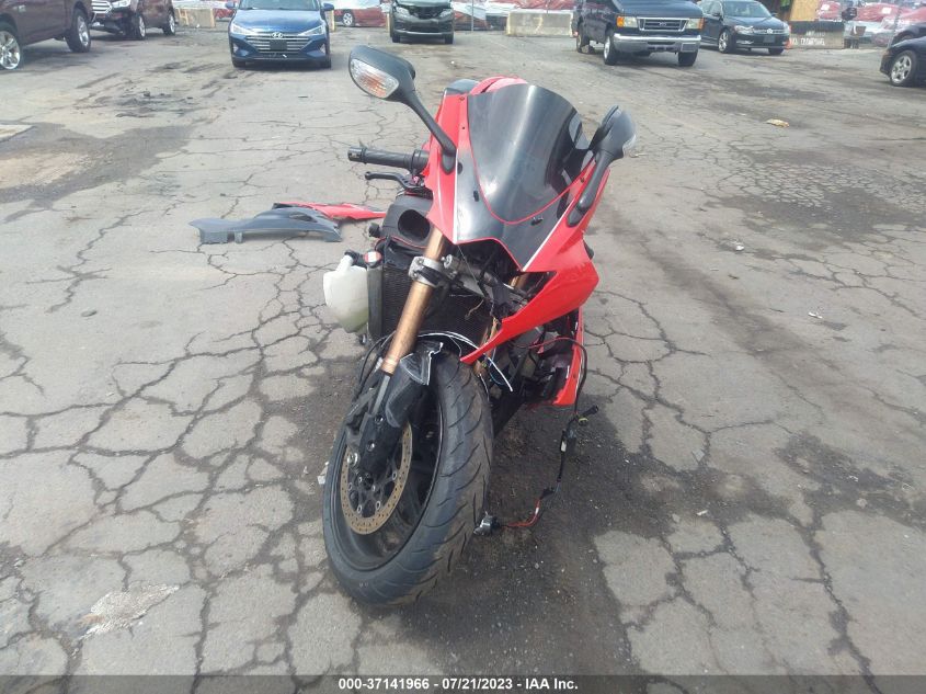 2006 SUZUKI GSX-R1000 - JS1GT76A562110757