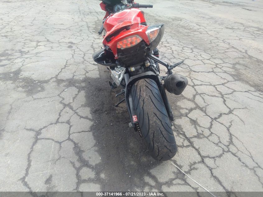 2006 SUZUKI GSX-R1000 - JS1GT76A562110757