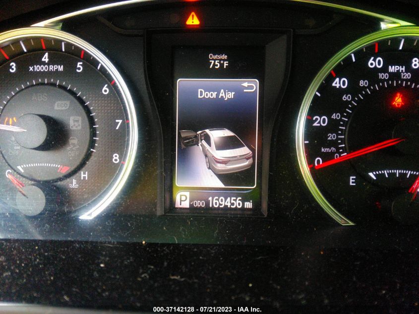 2017 TOYOTA CAMRY LE/XLE/SE/XSE - 4T1BF1FK2HU667240