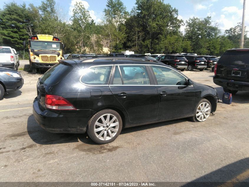 2013 VOLKSWAGEN JETTA SPORTWAGEN TDI W/SUNROOF & NAV - 3VWPL7AJ5DM634006