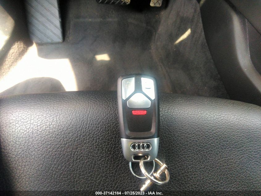 2019 AUDI A4 PREMIUM PLUS - WAUENAF47KA016021